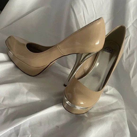 Beige Diva HIGH heels - Picture 1 of 4